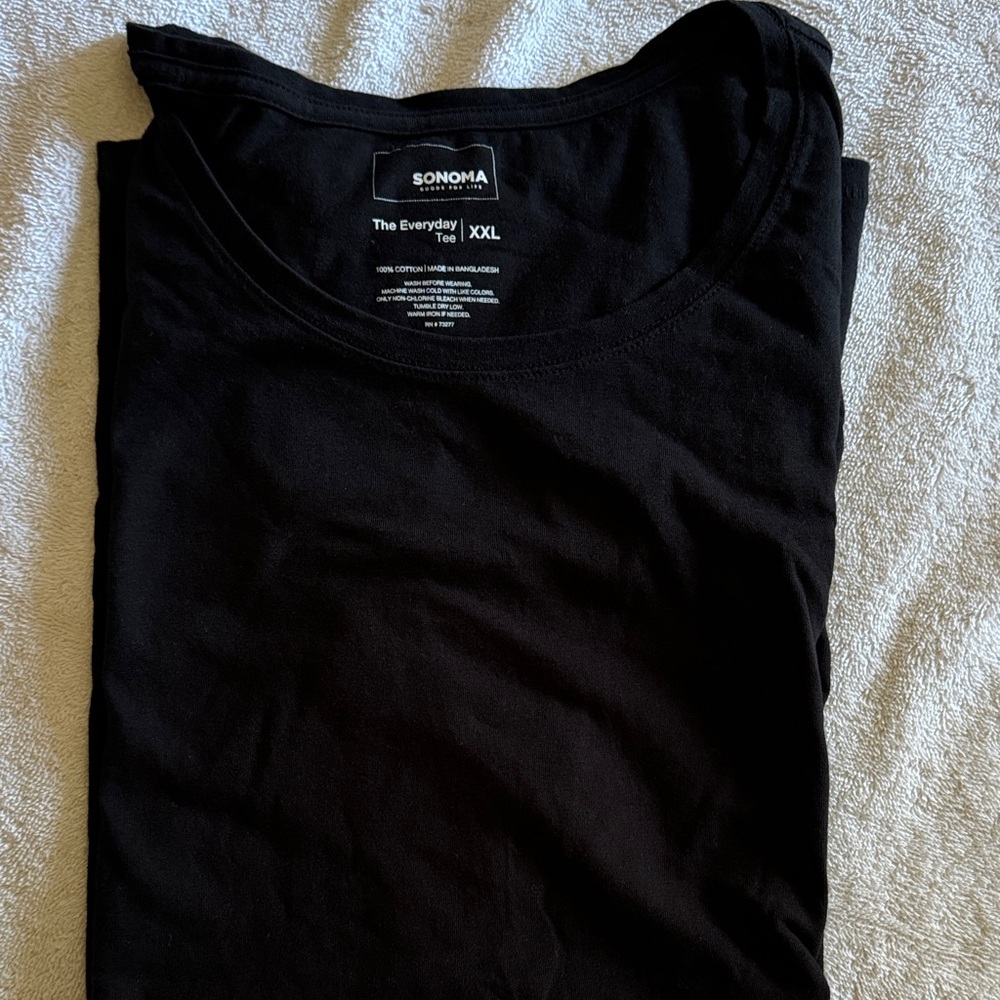 Sonoma Classic Black womens tshirt